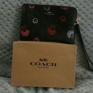 Wristlet